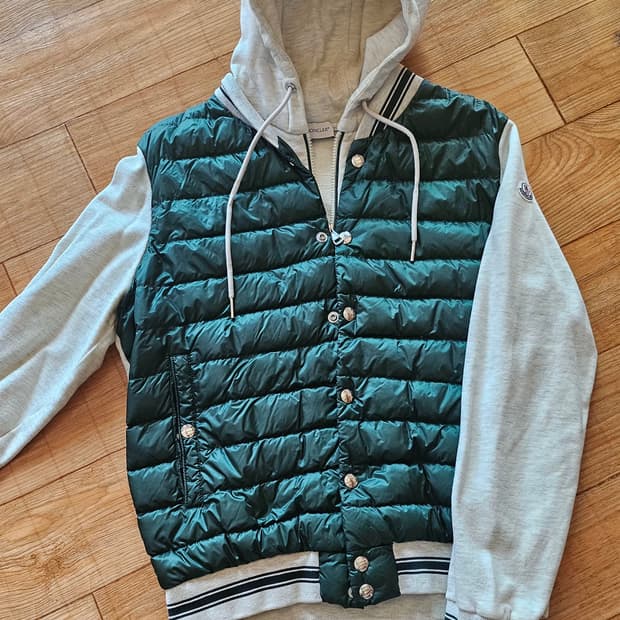 정품 몽클레어 경량패딩