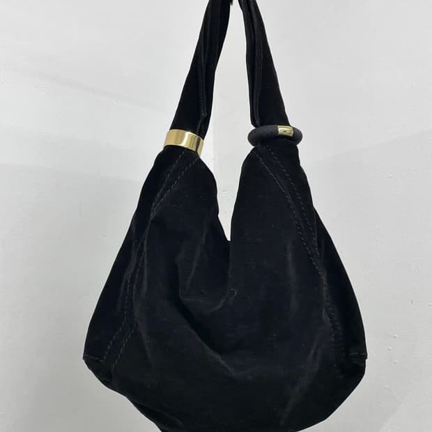 JPN 블랙 벨벳 골드 링 호보백