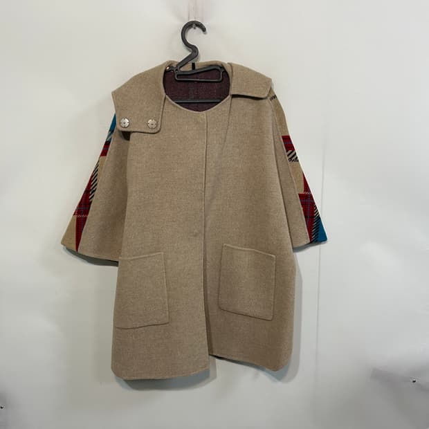 베네통 후드 코트