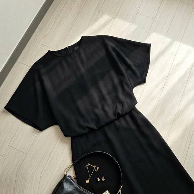 택있는새상품 아떼 바네사브루노백리스 리본 디테일 드레스입니다