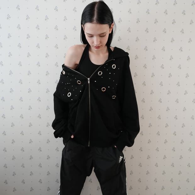 (미착용 새상품) 페인츄얼 스터드 써클 링 후드집업 (블랙)