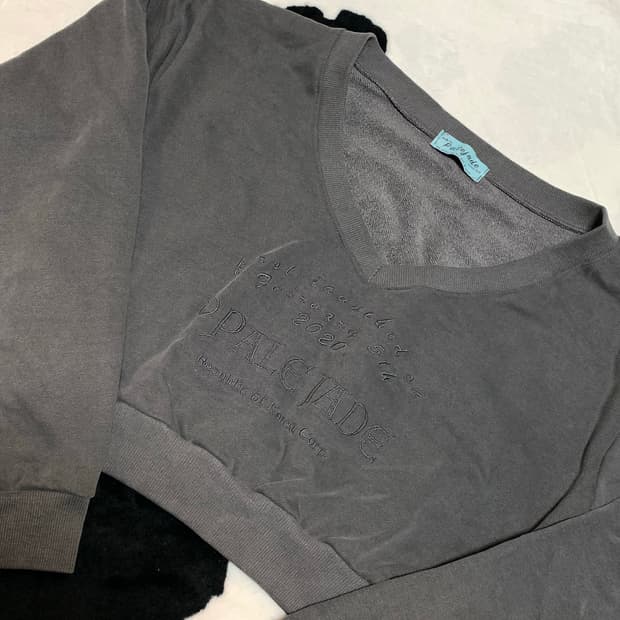 페일제이드 크롭 피그먼트 맨투맨 차콜