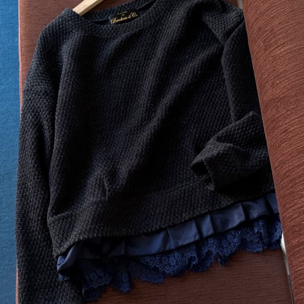 Fake layer design finish stretched knit 