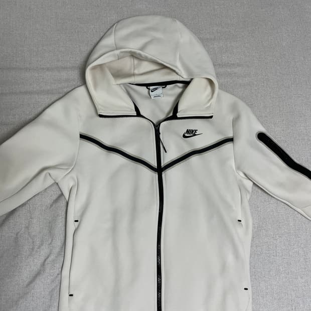 나이키 테크팩 화이트 L
