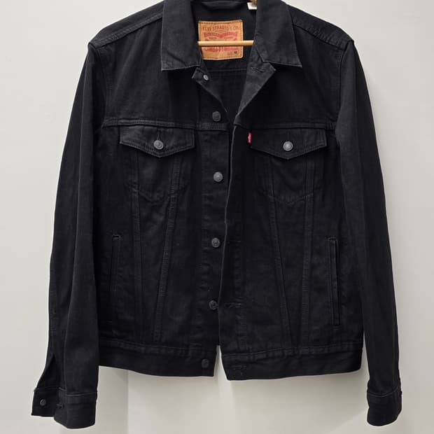 리바이스 블랙데님 트러커 자켓 
싸이즈 95 m