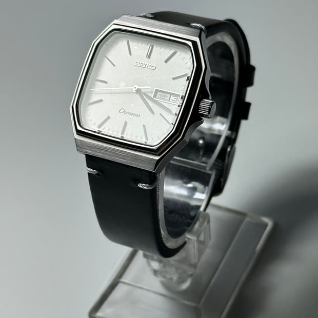 SEIKO quartz chronos