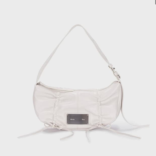 마뗑킴 셔링 리본 라운드백 아이보리