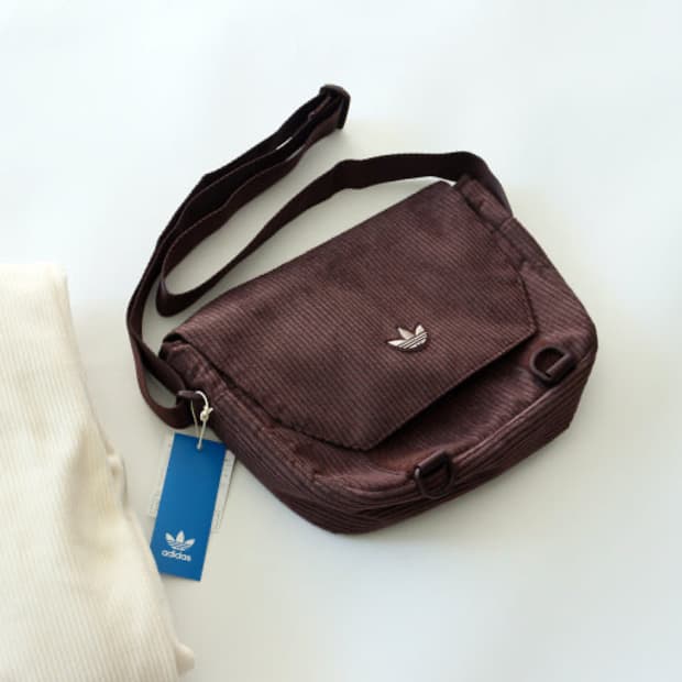 아디다스 코듀로이 메신저백