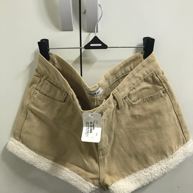 Y2K 빈티지 베이지 퍼 핫팬츠