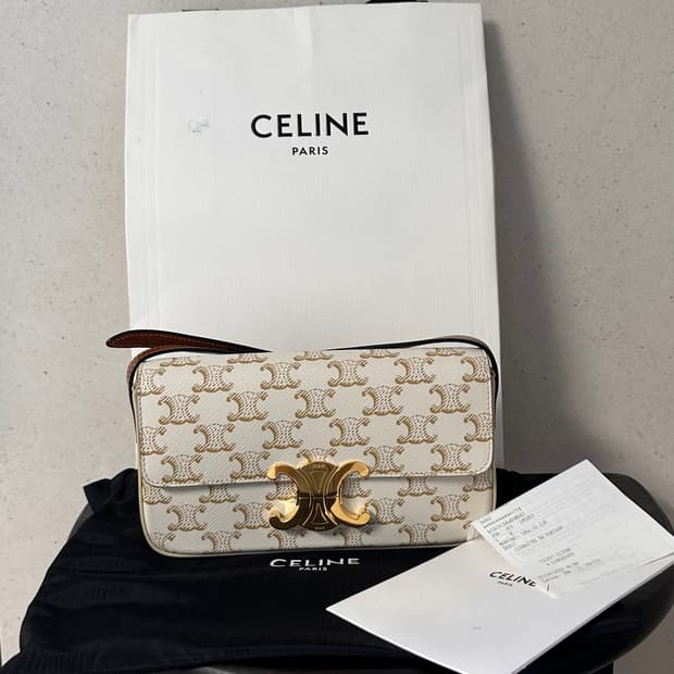 셀린느 트리옹프 화이트 캔버스 숄더백