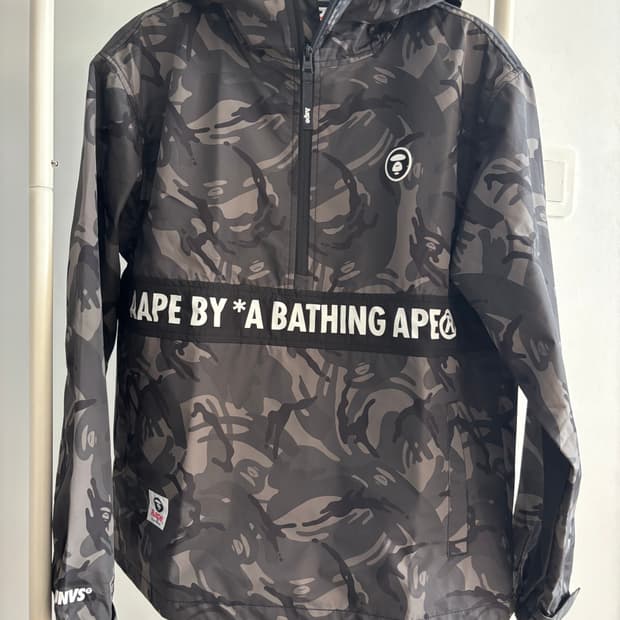 Aape 카모플라쥬 패턴 바람막이 자켓