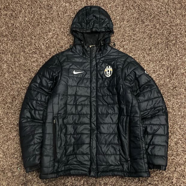 나이키 유벤투스 후드 패딩 점퍼