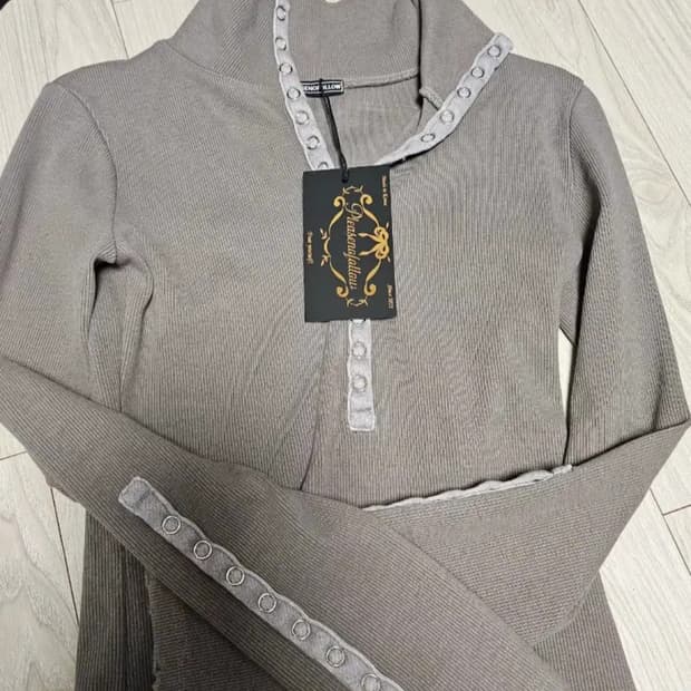 플리즈노팔로우 플노팔 벨라 하이넥