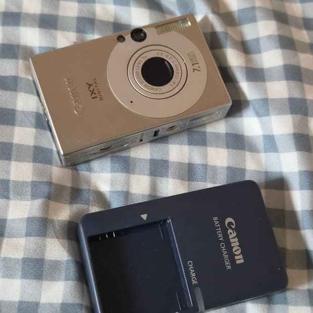 canon ixy 10