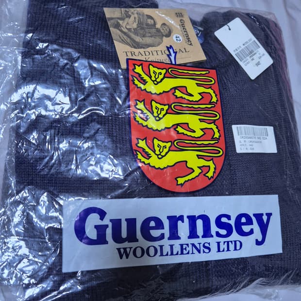 (새상품) 건지울른스 피셔맨 홀가먼트 네이비 가디건