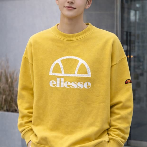 ellesse 로고 크루넥 맨투맨 (머스타드 옐로우)