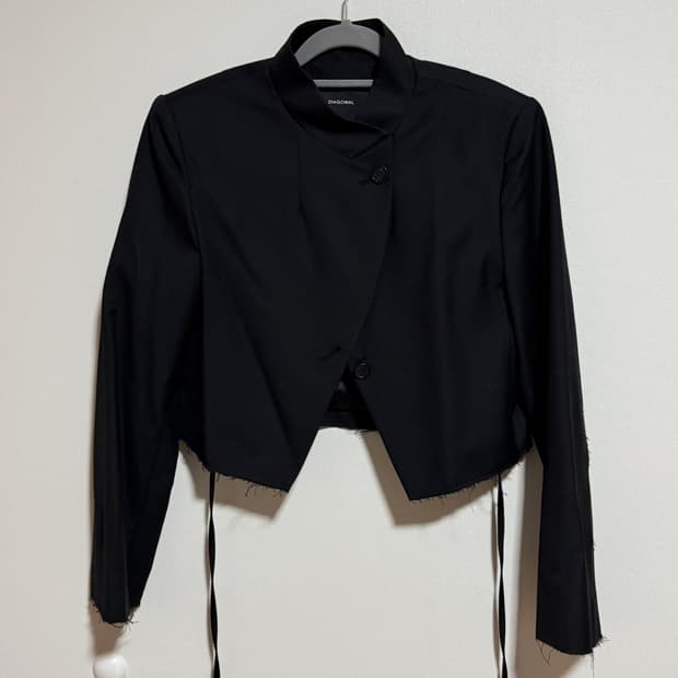 다이애그널 DIAGONAL 블랙 크롭 자켓 새상품 