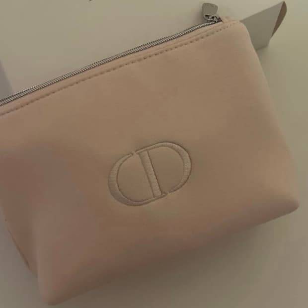 디올 파우치 구합니다 