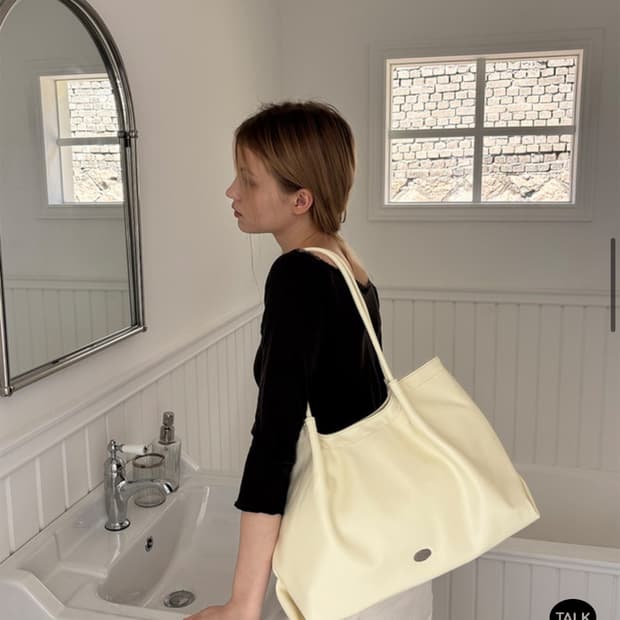 두마로 Any Shoulder Bag / Butter