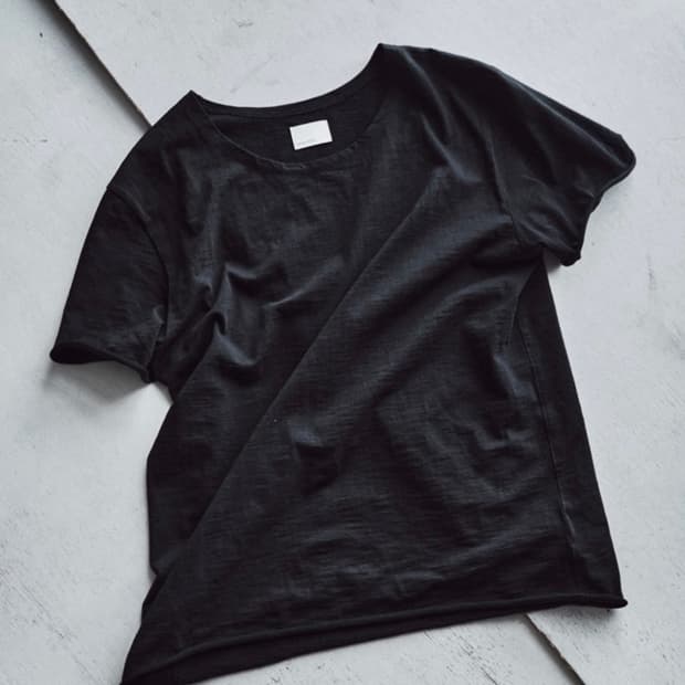 모노프리베 Textured Roll Half Sleeve Black