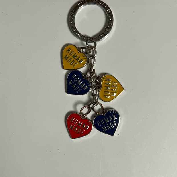 휴먼메이드 하트 키참 네이비 옐로우 레드