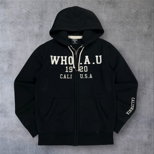 후아유 블랙 컬러 스펠아웃 빅로고 후드 집업