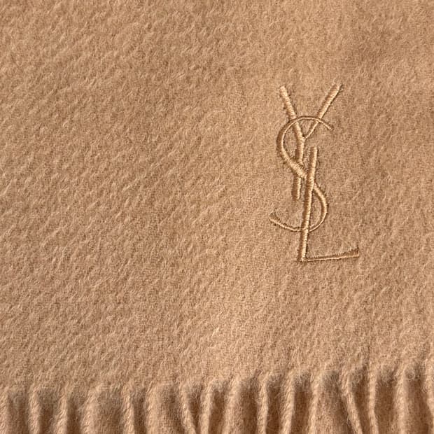 Yves Saint Laurent 입생로랑 YSL 머플러 베이지 