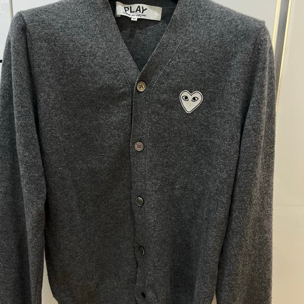 꼼데가르송 화이트와펜 차콜가디건 M 