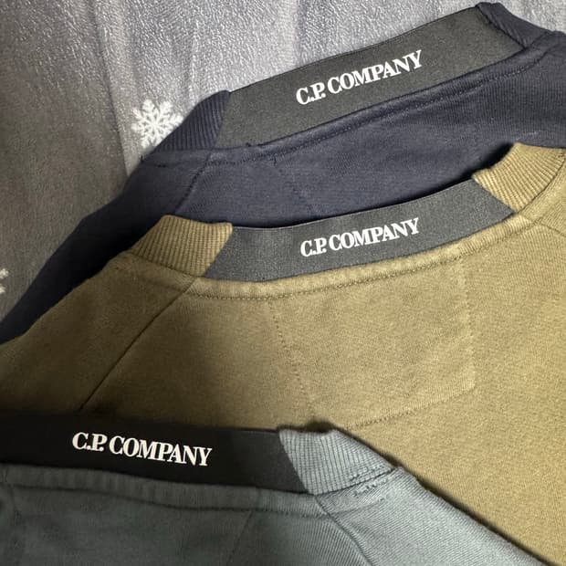 CP컴퍼니 맨투맨