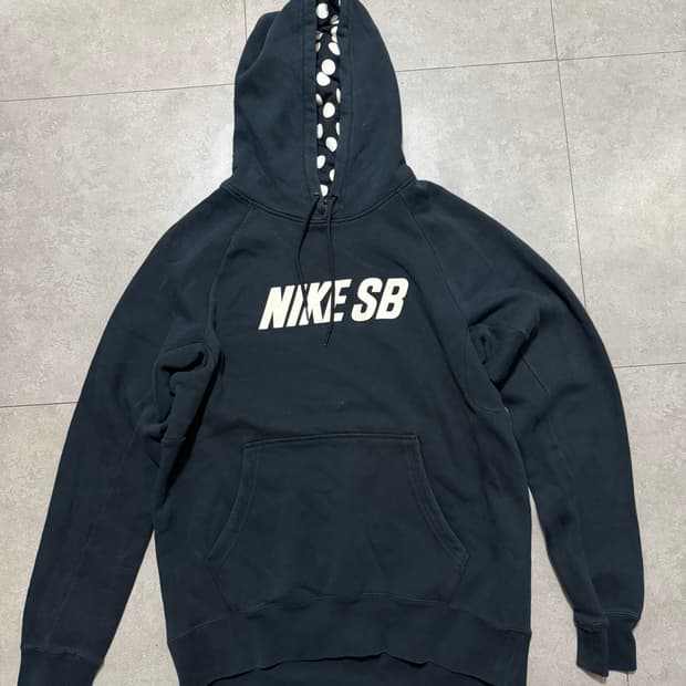 나이키 SB 블랙컬러 로고스펠아웃 빈티지 스웻후드셔츠 95size 