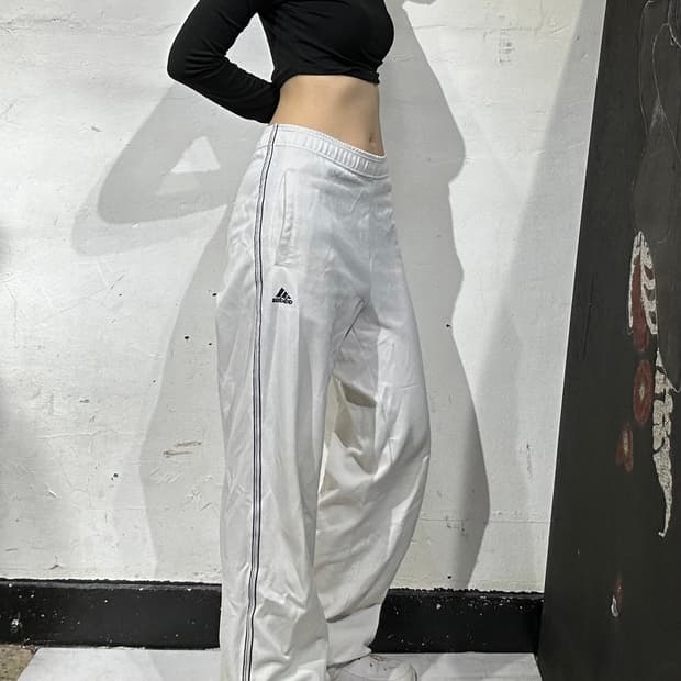 아디다스 화이트 와이드 블랙 사이드 라인 팬츠 M