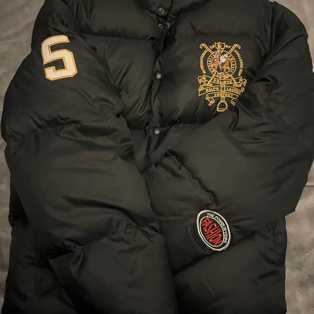 폴로 희귀 패딩