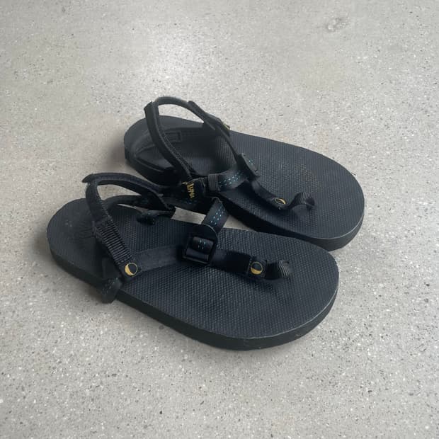LUNA SANDALS