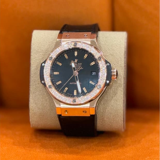 제목은 위블로 빅뱅 18K 로즈골드 금통 블랙 다이얼 오리지널 다이아