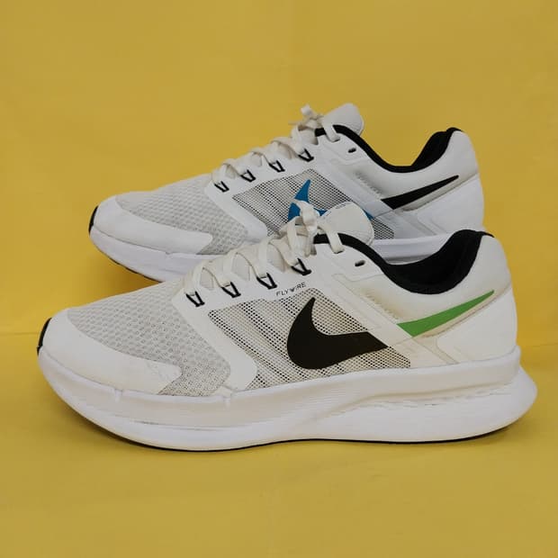 남성 나이키 런 스위프트3 흰검 런닝화, 운동화 (280)