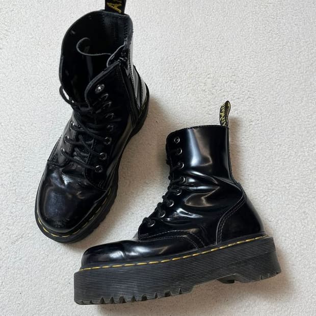 닥터마틴 우먼스 제이든 8홀 워커 부츠 A1881