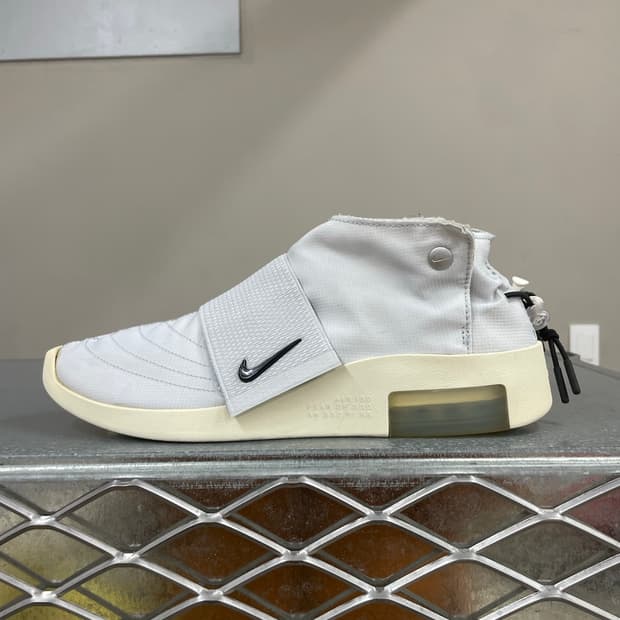 나이키 X 피어 오브 갓 모카신 퓨어 플레티넘 270