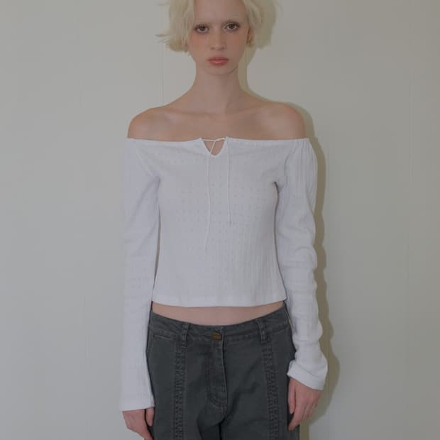 [큐리티] C EYELET RIBBON TIED T_WHITE