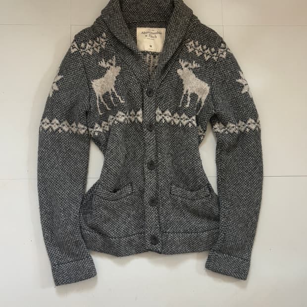 • Abercrombie Grey Nordic Cardigan