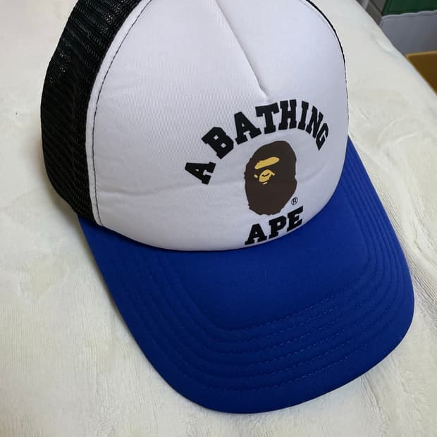 베이프 컬리지 메쉬캡 판매합니다.