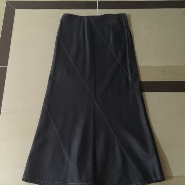 oblique stitch denim long skirt
