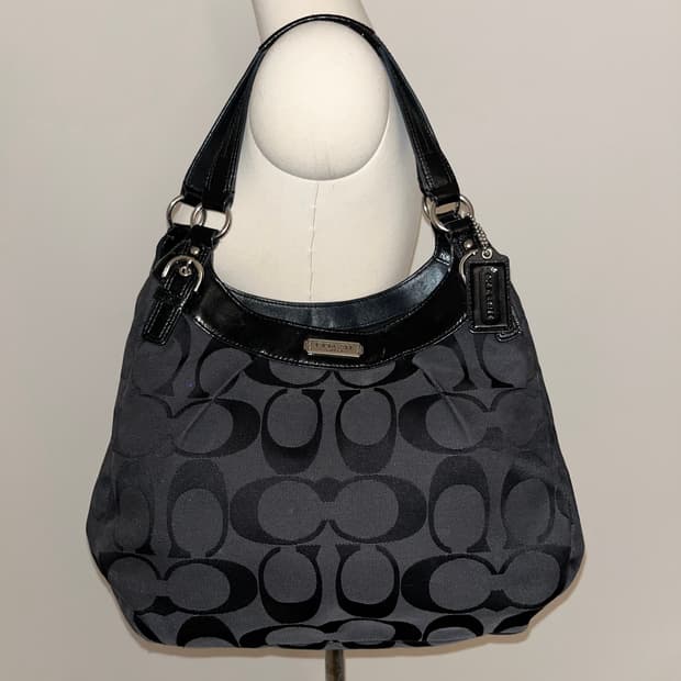 📦Coach black basic shoulder bag