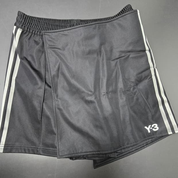 Y-3