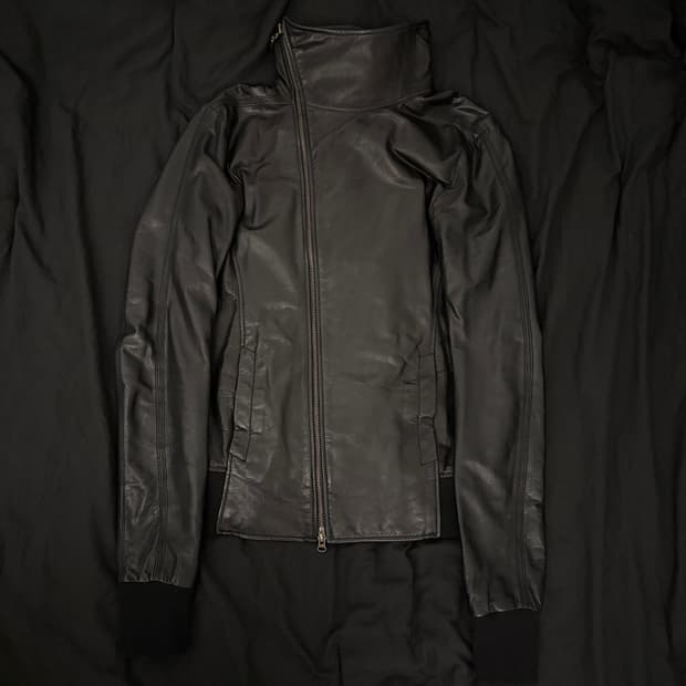 빈티지 사선 하이넥 레더 자켓