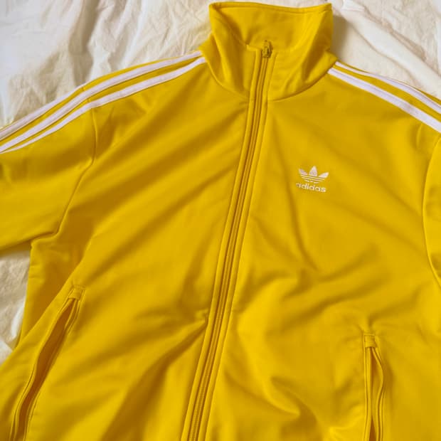 노란색 아디다스 져지