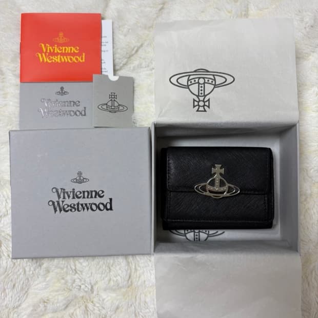 비비안웨스트우드 블랙 사피아노 반지갑