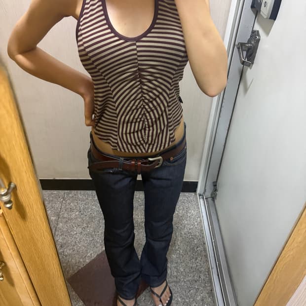 Levi's 593 Low-Rise Slim Straight Jeans