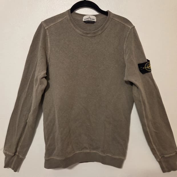 스톤아일랜드 크루넥 맨투맨