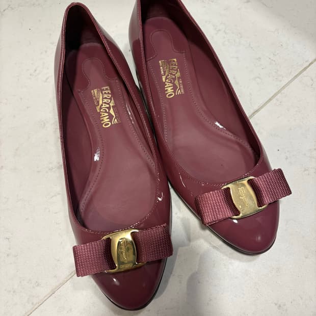 페라가모 바라 플랫슈즈 버건디 250