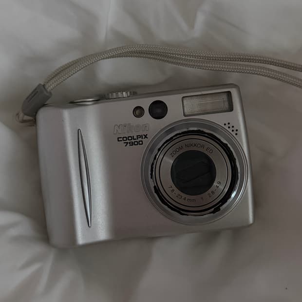 니콘 쿨픽스 7900 (디카)
